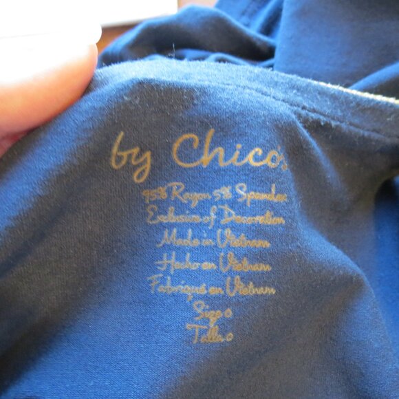 Chico's Navy T-Shirt Gold Neckline Long Sleeve Size 0 - Picture 6 of 6